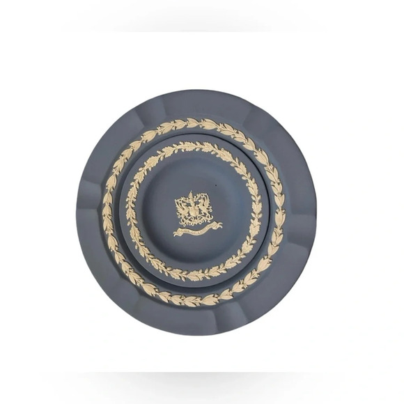 WEDGWOOD Vtg Blue Jasperware Mini Plate City of London Crest 4.5” &  7” … - Picture 2 of 8